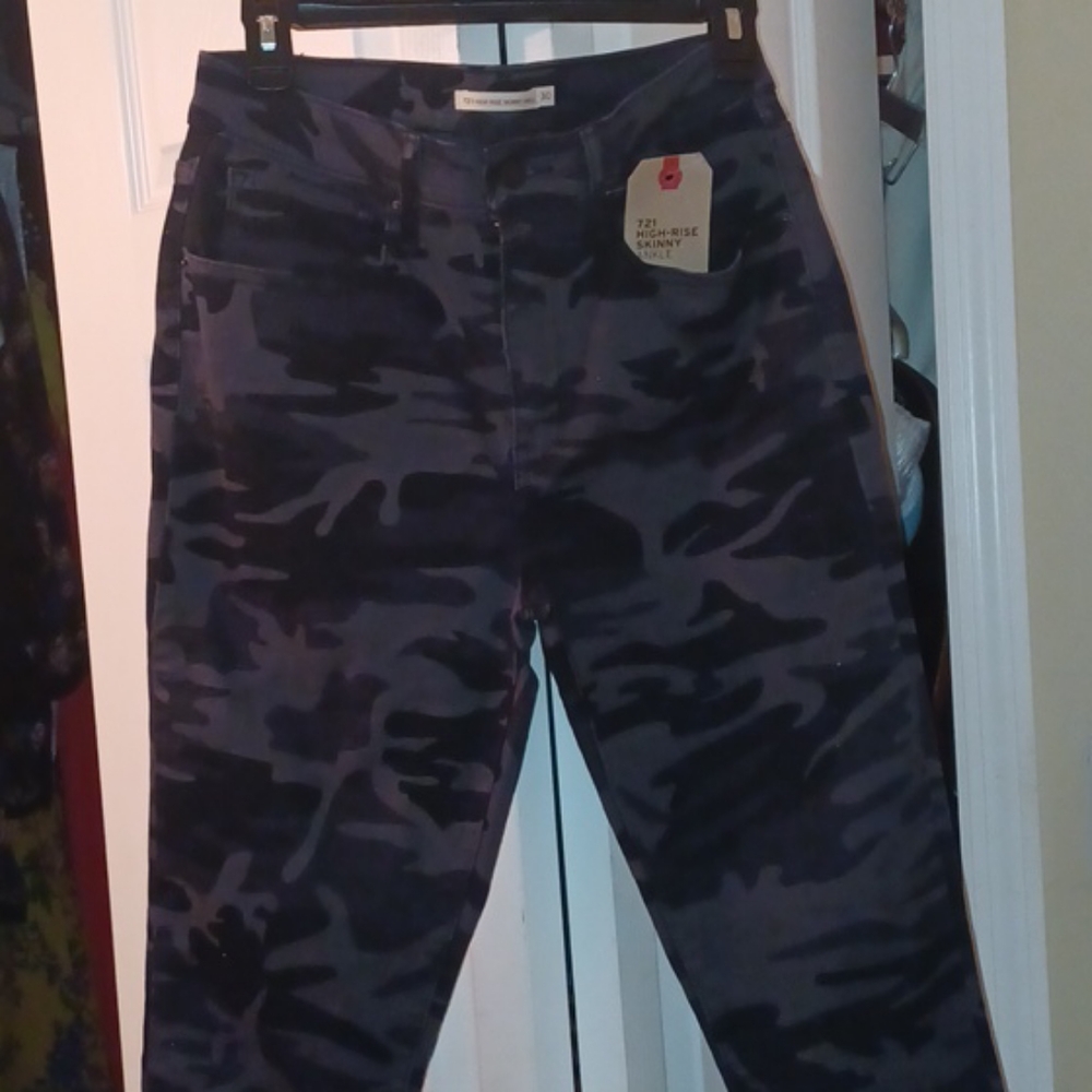 Levi's 721 High-Rise Skinny Ankle